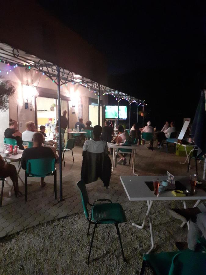 Camping Les Lavandes, Castellane Eksteriør bilde