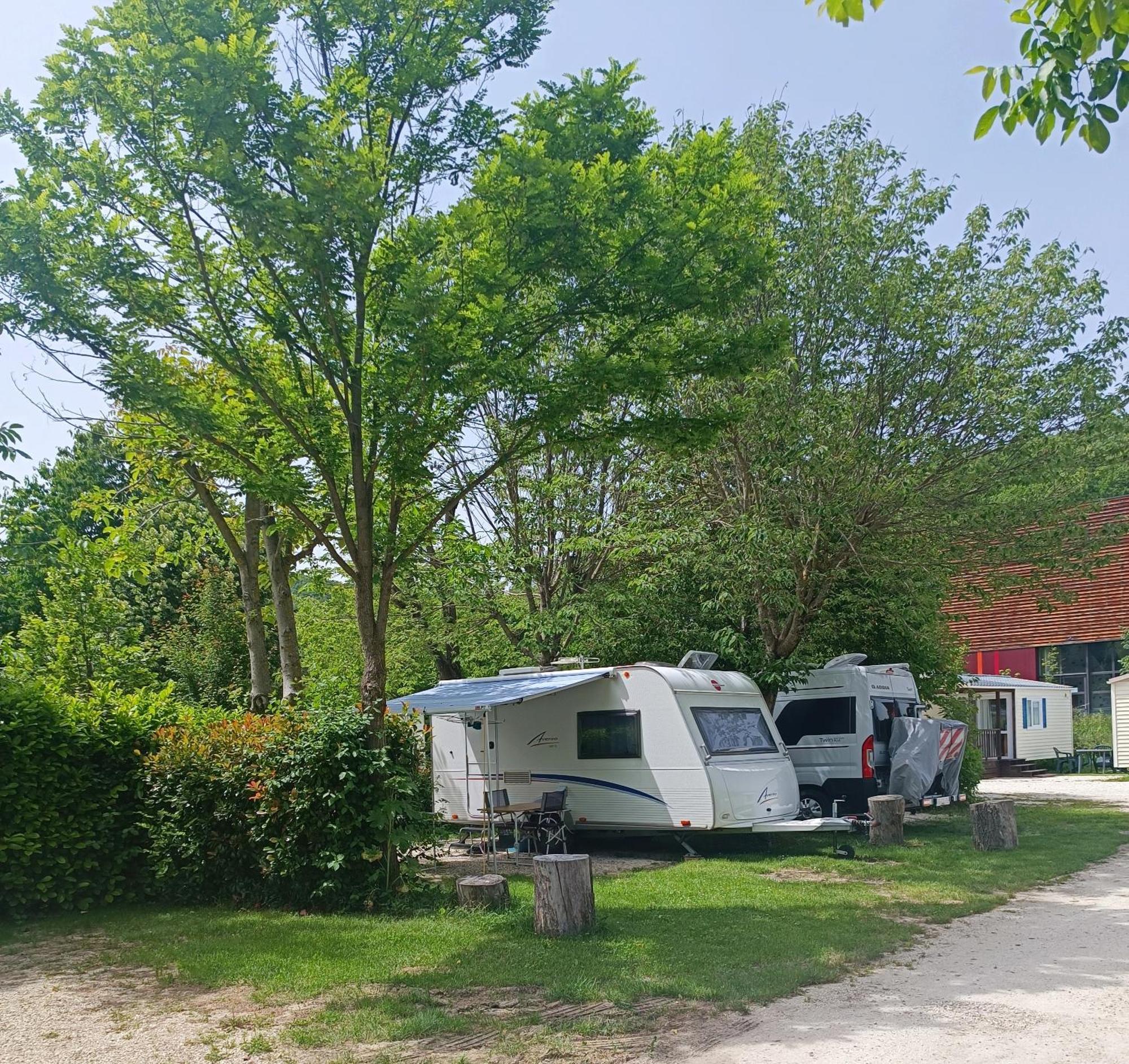 Camping Les Lavandes, Castellane Eksteriør bilde
